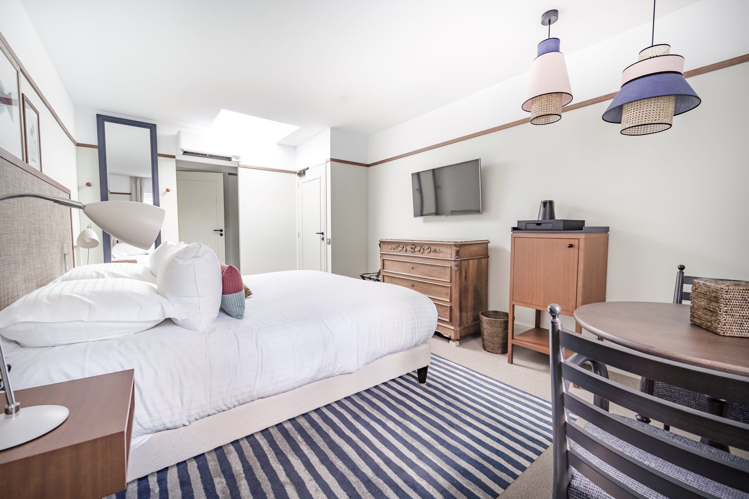 classique | Chambre classique Villa Arthus Bertrand 1 1 scaled Chambre-classique-Villa-Arthus-Bertrand-1