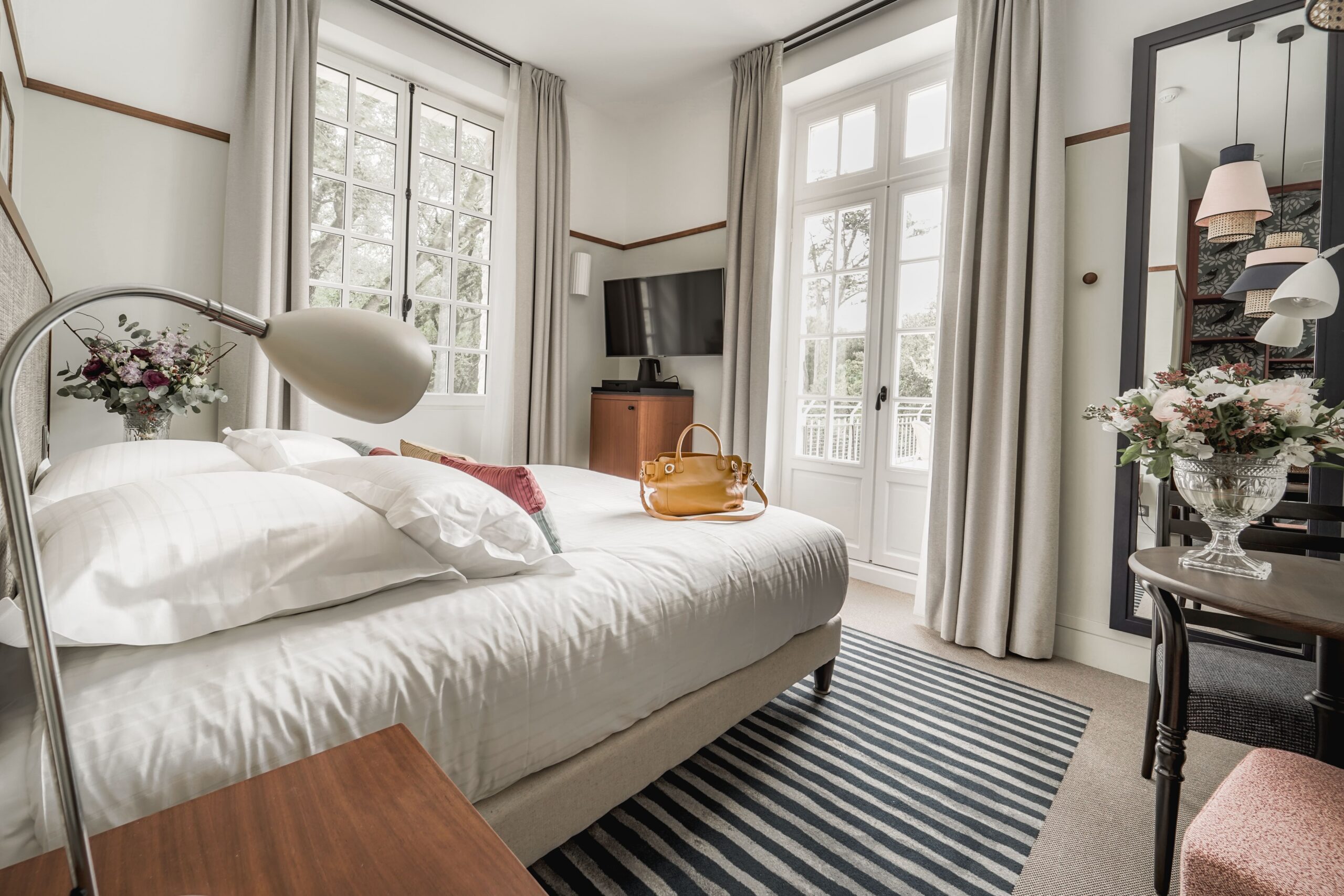 prestige terrasse | chambre prestige terrasse Villa Arthus Bertrand 2 scaled chambre-prestige-terrasse-Villa-Arthus-Bertrand-2