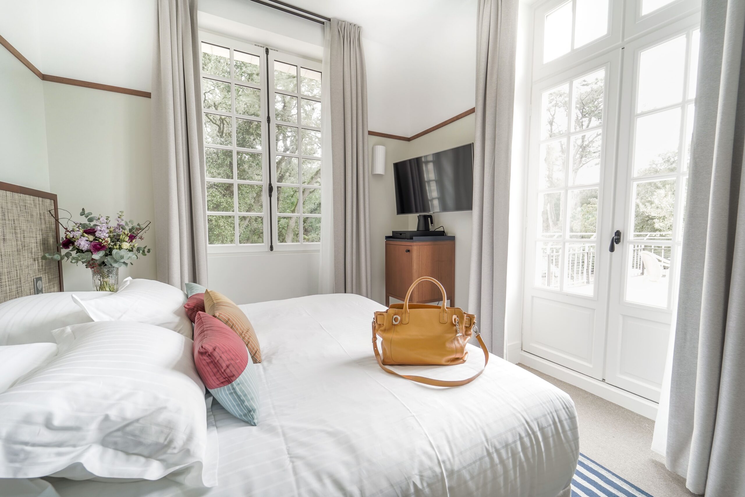 prestige terrasse | chambre prestige terrasse Villa Arthus Bertrand scaled chambre-prestige-terrasse-Villa-Arthus-Bertrand